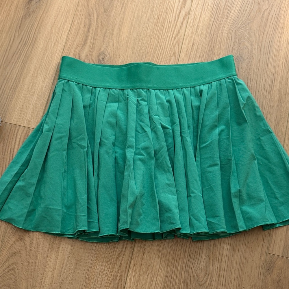 Aritzia TNA Pleated Green Tennis Skirt
